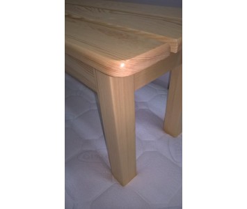 Drewniana ławka ażurowa